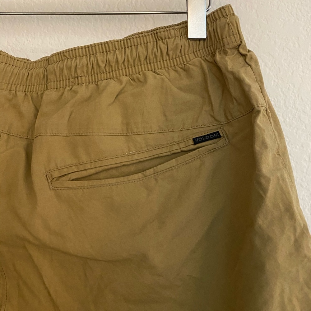 Volcom Shorts - Picture 7 of 8